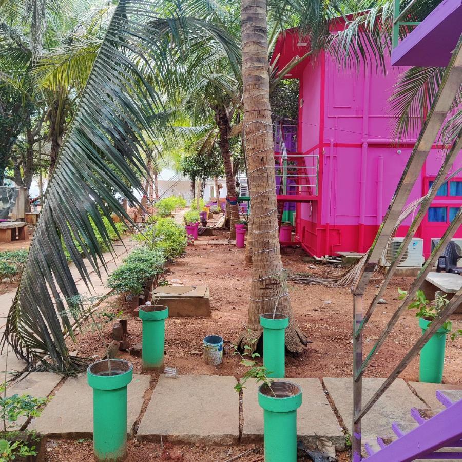 Woodpacker 2.0 Hostel Puducherry Buitenkant foto