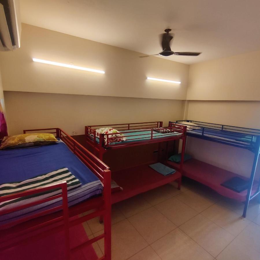 Woodpacker 2.0 Hostel Puducherry Buitenkant foto
